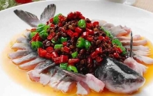 四川乐山著名的八大美食：跷脚牛肉上榜，清蒸江团排第一位