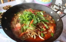 张家界著名的八大美食：土家扣肉上榜，岩耳炖土鸡排第二