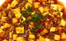去成都必吃的10大美食：口水鸡上榜，麻婆豆腐居首
