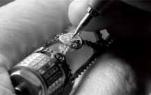 世界上最贵的钢笔 价值1.15亿元人民币（奥罗拉钻石钢笔）