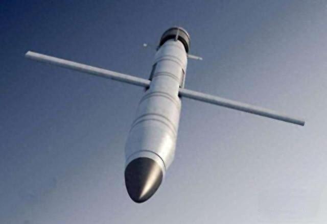 中国鹰击18导弹公开亮相，采用最新技术设计，拥有3个世界之最