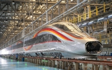 世界最快高铁！风驰电掣！时速400公里的高铁要来了！