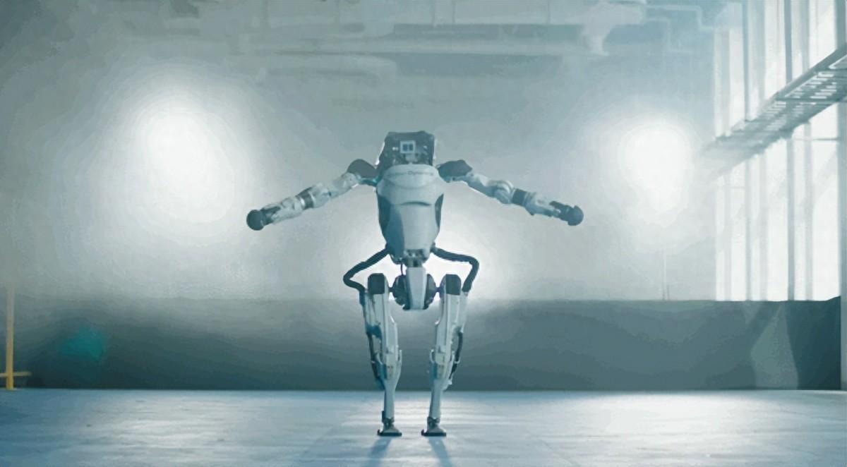 世界上最类人的机器人，波士顿动力Atlas，为什么被彻底抛弃了？