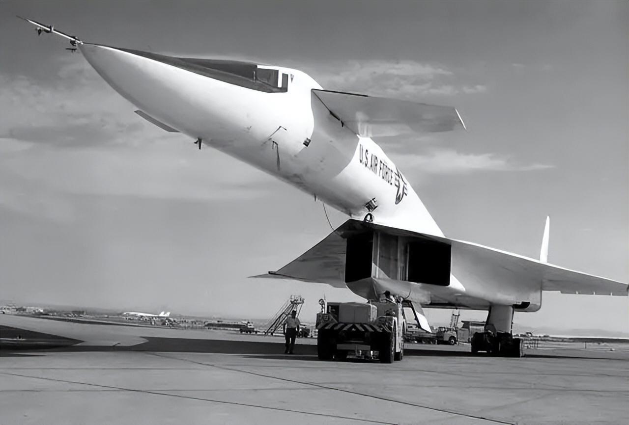 60年前的XB70女武神到底有多强？至今仍是世界最快的超音速轰炸机