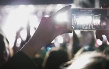 惊天内幕！娱乐圈顶流明星的私密生活曝光，你绝对想不到的一面！