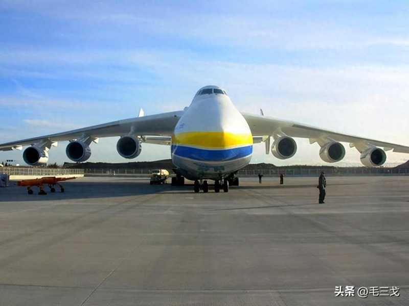 世界上最大的飞机，一次性搭载16个集装箱或80辆轿车