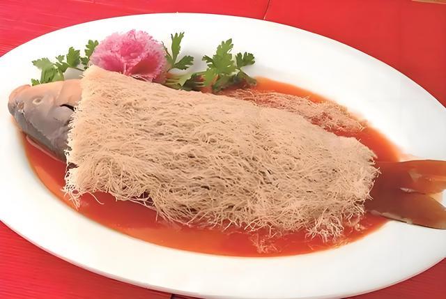 河南开封著名的十大美食，鲤鱼焙面占据第一位