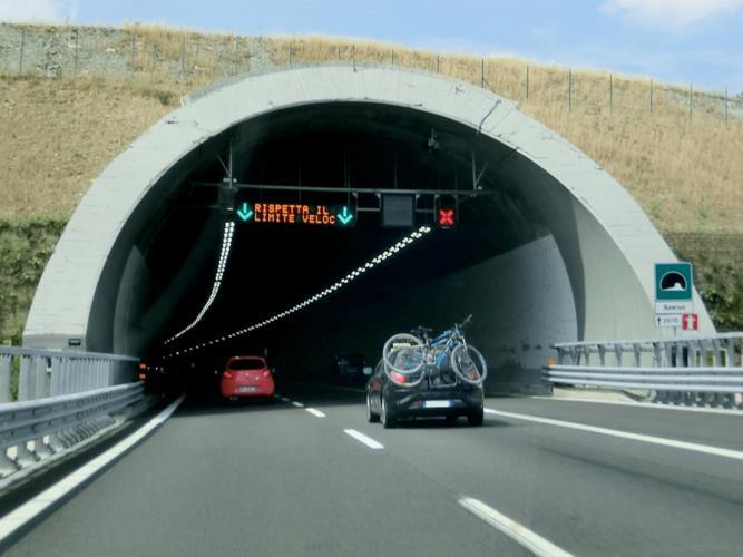 世界十大最长铁路隧道排名，意大利亚平宁隧道全长18.58千米
