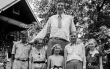 世界上最高的人是谁 盘点世界上最高的人类