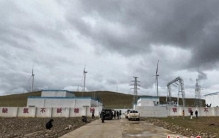 “缺氧不缺精神”：世界最高海拔风电场吹绿大美西藏