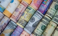 全球最贵10种货币：美元排第八，英镑仅排第五！哪种货币最贵？
