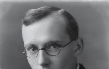 最简陋的木头天线，竟发现最恐怖的天体？银河系中心藏着什么秘密