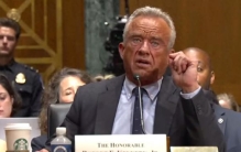 美卫生部长几近崩溃，"美国是全球病得最重的国家"