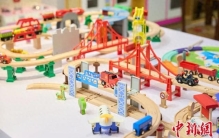 这座被群山包围的小城，何以将木头“玩”转全球？