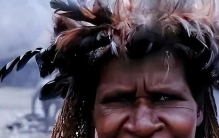 世界上最“残忍”的原始部落：亲人去世，最亲的女性必须自断一指