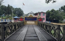 这条路上，方向盘就是他们的“武器”！