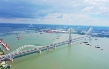 世界最大跨度斜拉桥“武汉造”，常泰长江大桥建成通车