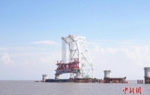 浙江海盐：世界最长跨海铁路桥顺利上梁