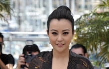 窝趣！娱乐圈身材最犯规的5位女星，个个堪称人间尤物