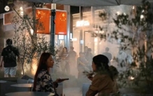 逛街、逐浪、享烟火！从亚奥万象天地里巷，看杭州非标商业“破圈”生长