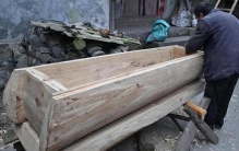 湖南农村奇怪习俗，人到60岁就为自己制作棺材了，有何好处？