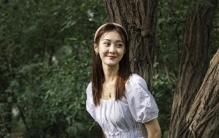 金色的玫瑰带刺才活得久