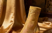 揭秘唐朝五大野史趣闻：贵妃袜、放屁税、梦境预兆与民间奇闻