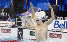 世界杯多伦多站男子200米仰 匈牙利科什夺冠并刷新世界纪录