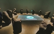 人类文明中的石之三重语义