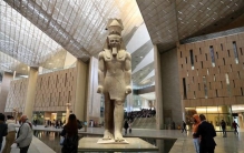 大埃及博物馆4日起正式开放，展陈5万件文物，历经20多年修建，是世界最大单一文明博物馆