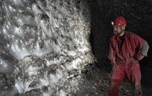 洞穴发现巨型蜘蛛巢穴：黑暗中蛛网延绵106平方米，堪称世界最大