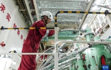 第42次南极考察丨记者手记：他们，工作在“雪龙”号最深处