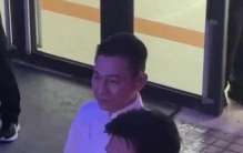 明星的真相：光鲜亮丽的背后隐藏着什么？