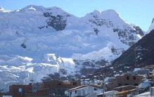 博主探访世界最高小镇，却直接被吓回家？这里站太久都会被击毙