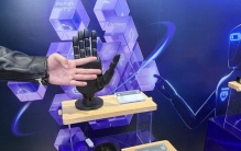 从后空翻炫技到上岗巡检！高交会五年蝶变：机器人集体“务实”，全产业链瞄准量产落地