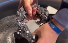 “万磁之王”钕磁铁，它的磁力到底有多恐怖？