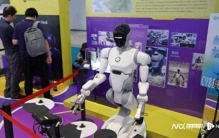 人形机器人“大闹”高交会：炫技背后藏着怎样的产业风暴？