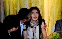 娱乐圈黑幕被小职员揭穿，明星集体被剥削，背后藏着什么秘密？？