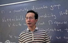 重磅：轰动世界的关键人物，刚拿到一最高荣誉就离美回国！