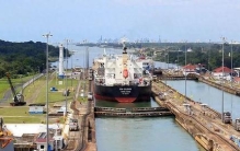 世界上最嚣张的小国：美国不敢招惹，中国每年交百亿过路费