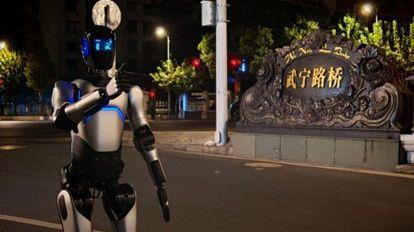 吉尼斯世界纪录！上海机器人从苏州一路走到外滩，跨省行走超百公里