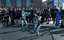 双向滋养 越用越灵——上海宝山智能机器人掀起产业升级浪潮