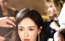 真相大白！葬礼结束后，唐嫣驻足回望罗晋，胳膊上还戴着孝