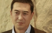 张嘉译组局深圳火锅宴！71岁林威烟不离手霸气不减，翁虹丰腴惊艳