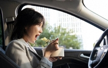 网络热议！某明星突发事件引发全民关注