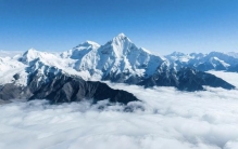 世界十大高峰终极榜单：8000米级雪山的荣耀与死亡密码