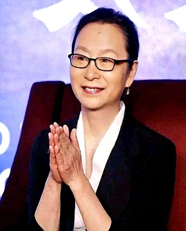 一场关于明星背后真相的揭露，让公众震惊不已。