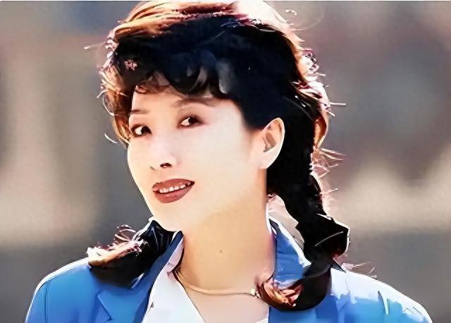 62岁零绯闻，海军大校王静：这才是娱乐圈该有的“顶流”！