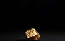 马曼然说：“今年股市特殊，中国最顶级商业模式公司没人要我要”