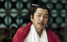 她从不晒爹，却活成了娱乐圈最体面的“星二代”